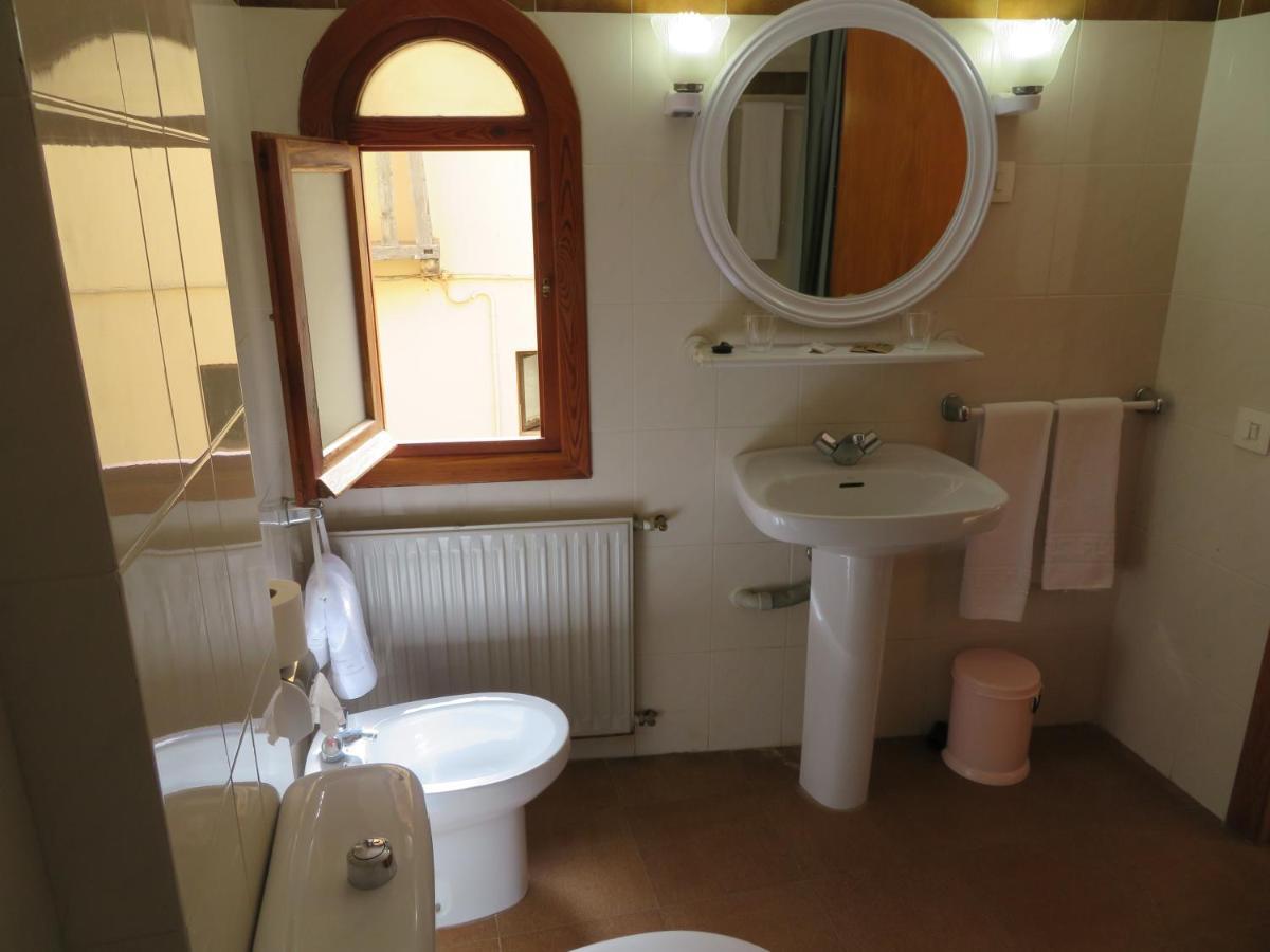 Meson La Lonja Hotell Herbes Exteriör bild